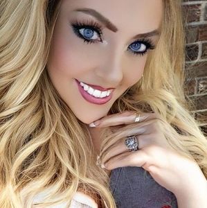 Meet your Posher, V roxanne